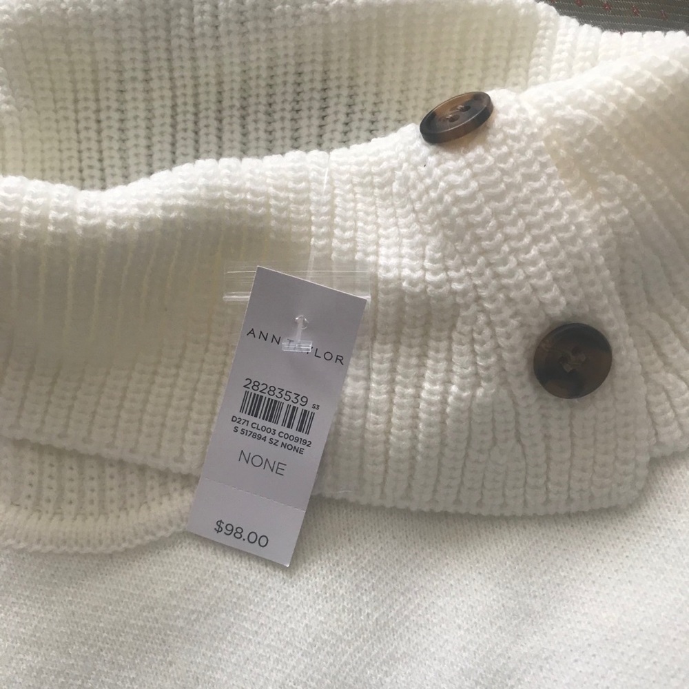 Winter White Poncho new with tags!
